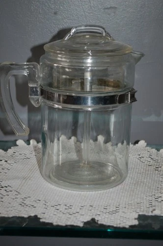VINTAGE PYREX GLASS COFFEE POT 6 CUP 7826B COMPLETE