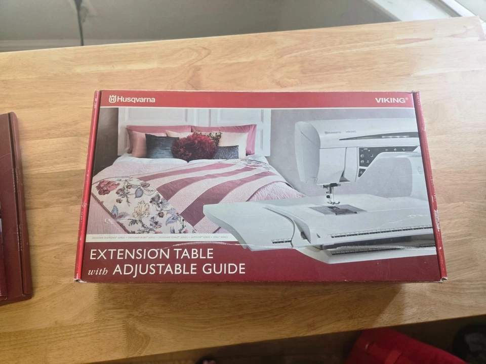 Máquina de coser y bordar Husqvarna Viking Designer Diamond Deluxe con extras Foto 4 de 4