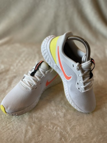 nike revolution 5 mango