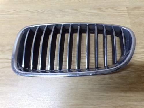 31747 F2E 2011-2014 BMW 5ER NSF LINKS BEIFAHRERSEITE STOßSTANGE VORNE GRILL