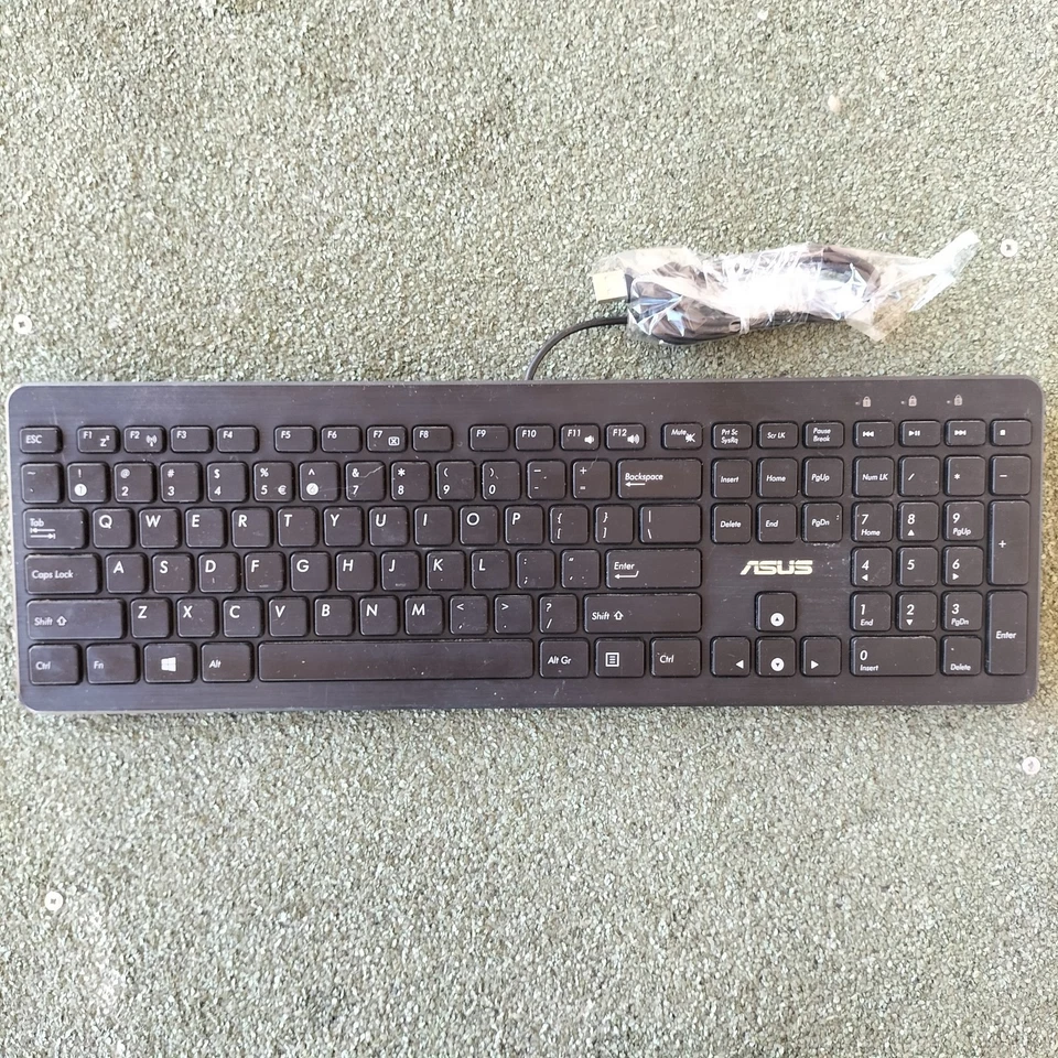 Tastiera USB Asus e Logitech per Riparazione di  alcuni tasti Parti di Ricambio - Immagine 3 di 4