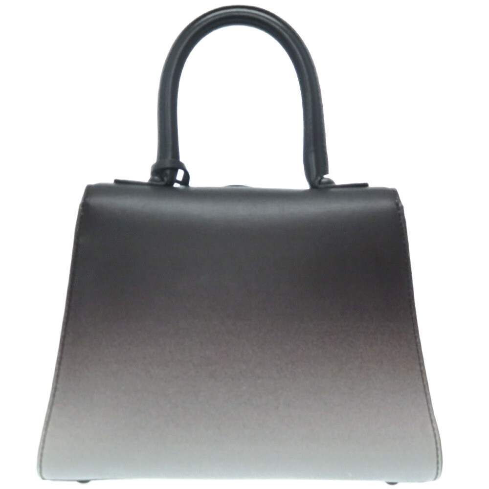 delvaux 2 main