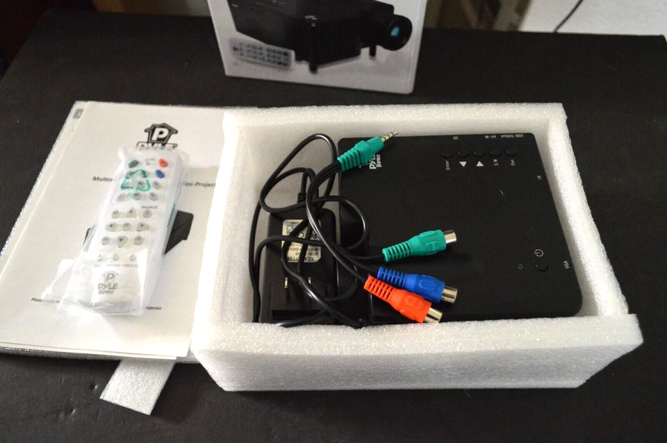 Pyle Home PRJG45 Multimedia Mini Projector Open Box Tested - Image 4 of 4