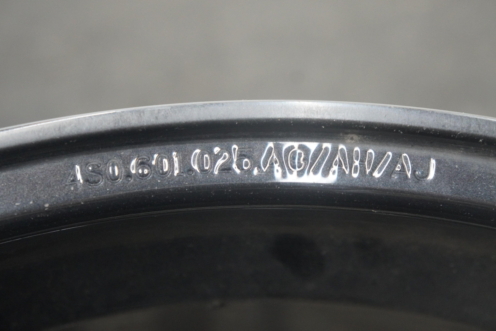 Rear 20X11" 5 Slotted Spoke Black Wheel Rim 4S0601025AJ Audi R8 2021-23 *Note*