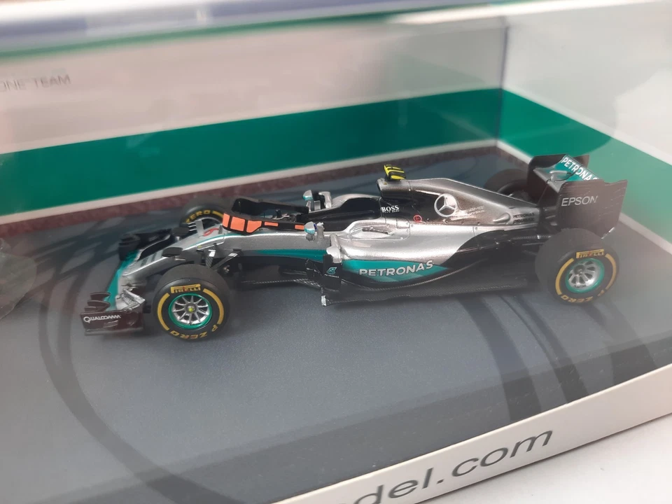 Spark Mercedes W07 #6 Nico Rosberg World Champion Abu Dhabi GP 2016 1/43 S5025 - Immagine 2 di 4