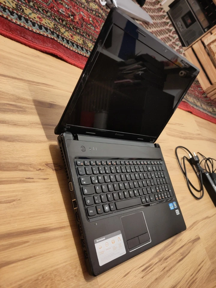 Lenovo G570 Laptop, 15 Zoll, i5-2430M, 16GB Ram, 240GB SSD, Win11Pro, inkl Hülle - Bild 3 von 4