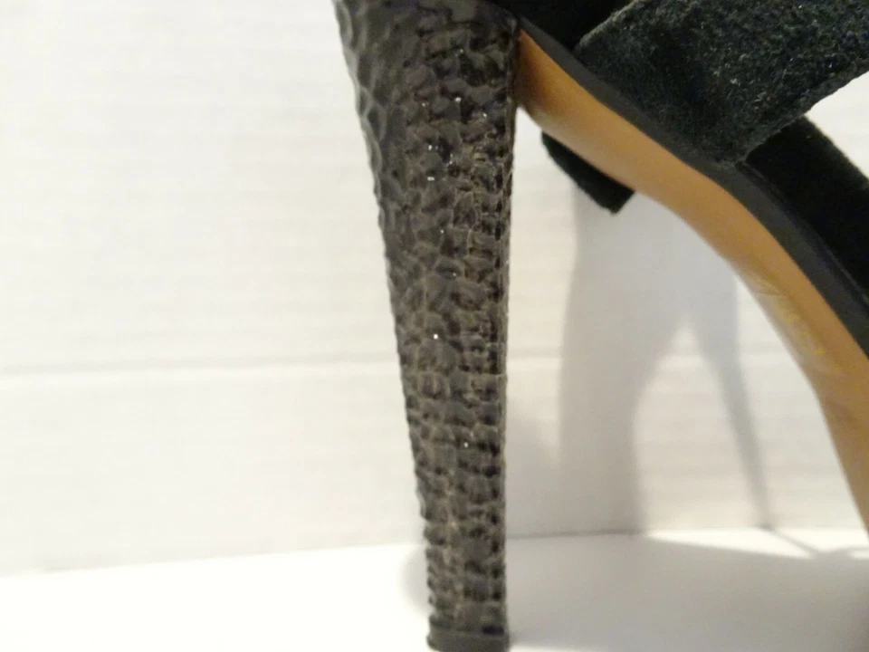 Sandalias de aguja negras JEFFREY CAMPBELL talla 8,5 Diana detalle de flores metálicas Foto 3 de 4