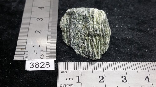 SERPENTINE pierre brute mineraux lithotherapie collection esoterisme reiki - Picture 1 of 2