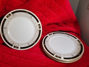 4 Majesty Bellvue Sango China Bread Plates Black White 7 1/2" Gold trim  8424