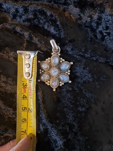 Moonstone 925 Silver Gemstone Pendant. 7 Gems - Picture 2 of 4
