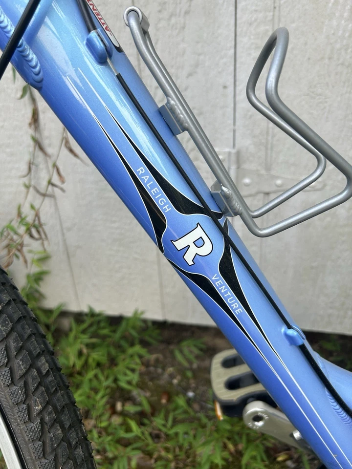 Bicicleta Raleigh Venture para mujer  Foto 2 de 2