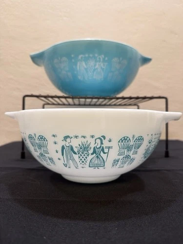Pyrex Cinderella Butterprint Mixing Bowl Set