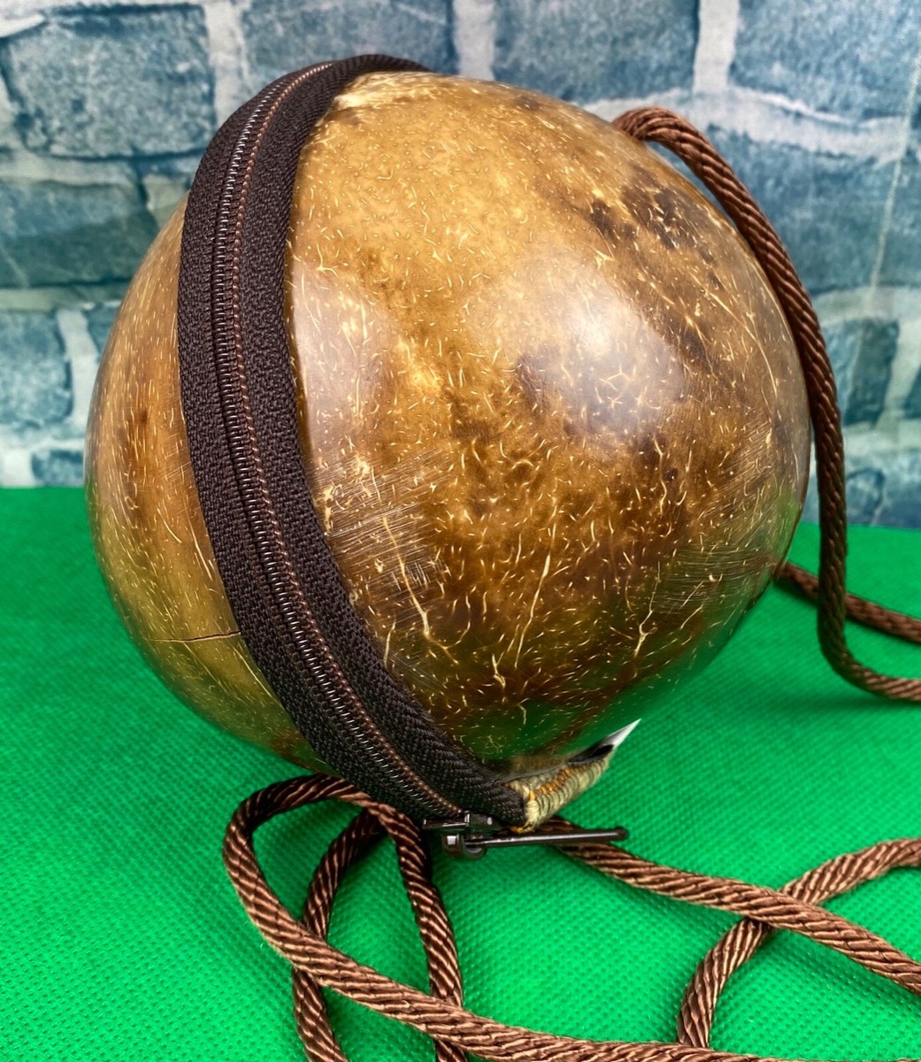 Cocobag LaJirafa Culpable Coconut Shell Leather Zippered Purse