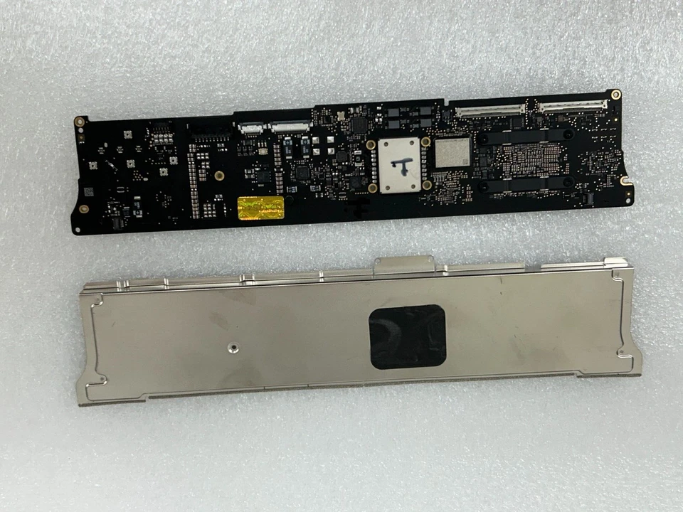 Logic Board 820-02009-A for 24"M1 iMac 2021 A2438 8GB 8 Core EMC:3663 Sold AS_IS - Image 3 of 4