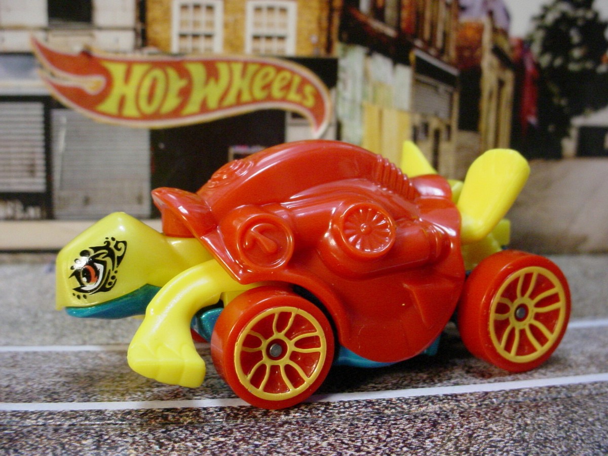 2023 STREET BEASTS Exclusive TURTOSHELL 🐢red/yellow turtle🐢LOOSE