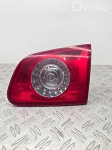 Volkswagen PASSAT B6 2007 Rücklicht in der Kofferraumklappe rechts 3C9945094