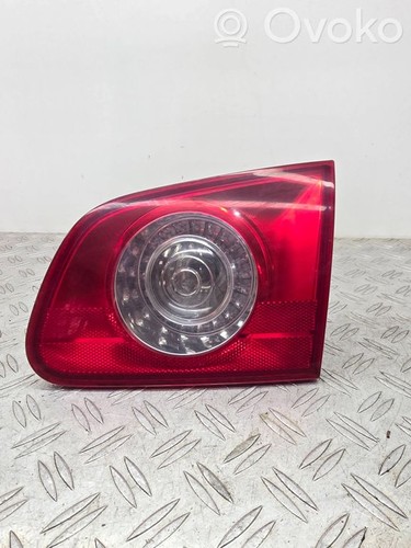 Volkswagen PASSAT B6 2007 Rücklicht in der Kofferraumklappe rechts 3C9945094