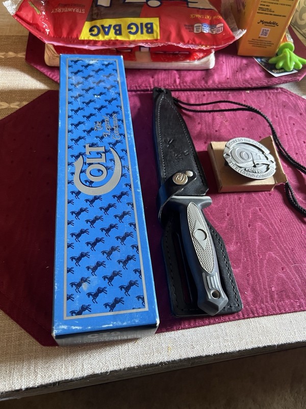 Colt Black Diamond Commander Knife CT9 w/ Sheath Also Has A Colt Belt Buckle