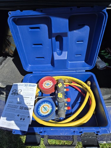 Yellow Jacket 46030 4-Valve BRUTE II Test/Charging kit
