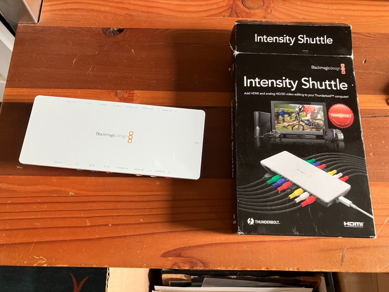 Blackmagic Intensity Shuttle video translator HDMI Thunderbolt