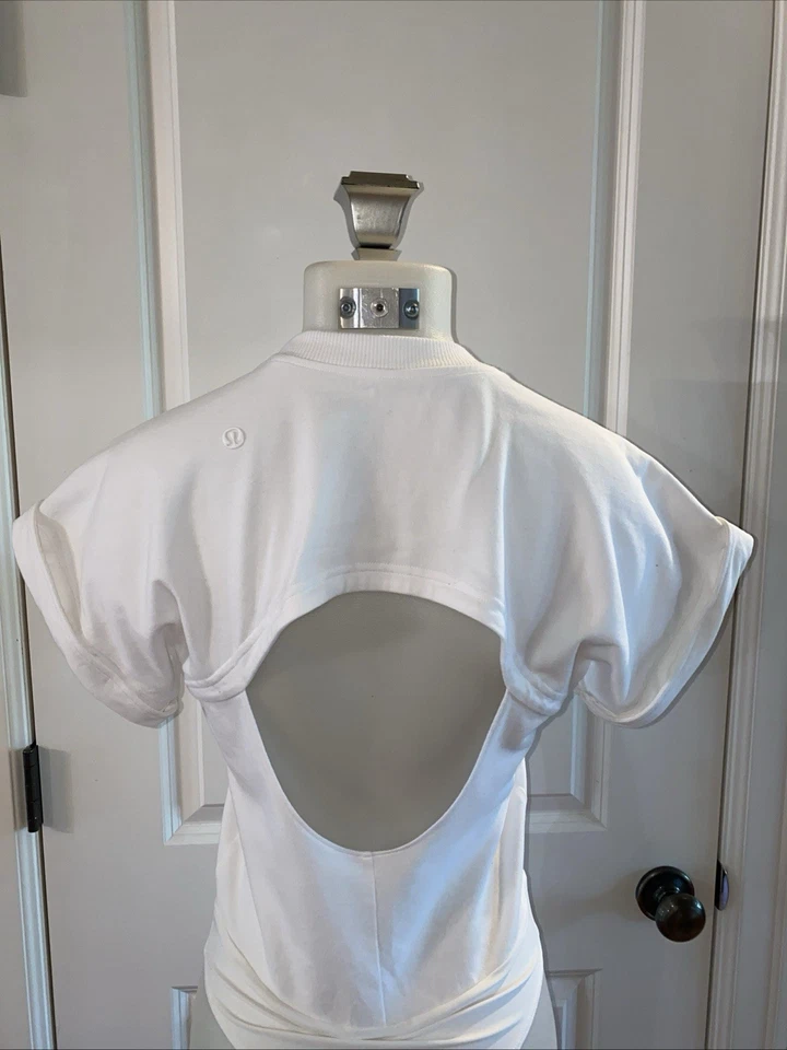 Camiseta body blanca manga corta LULULEMON para mujer espalda abierta talla mediana Foto 4 de 4