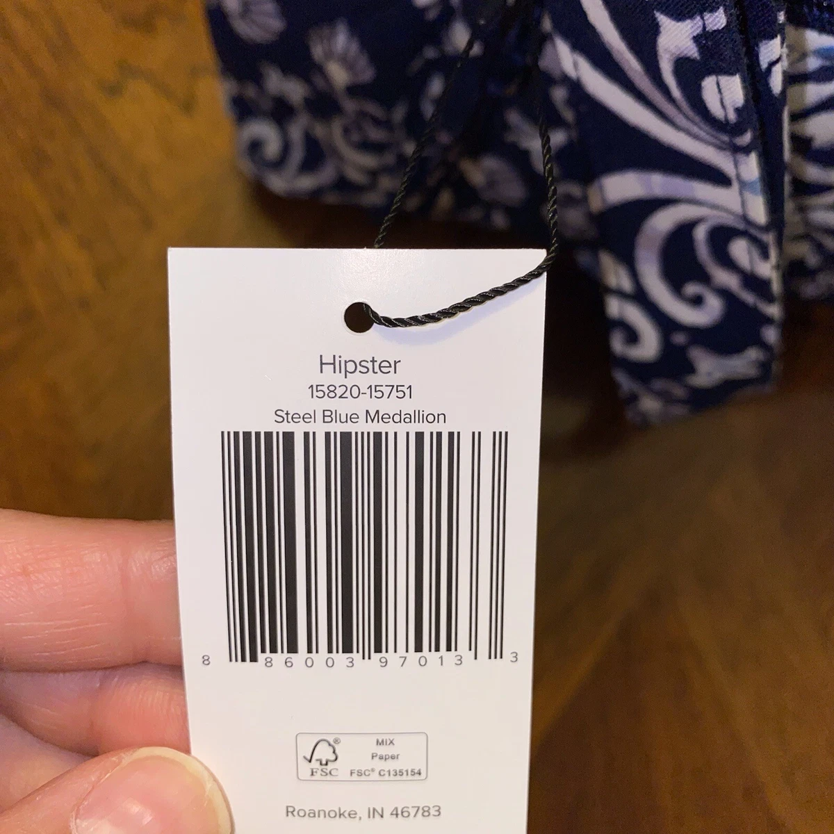 NWT Vera Bradley 4 pcs Cosmetics Steel Blue Medallion