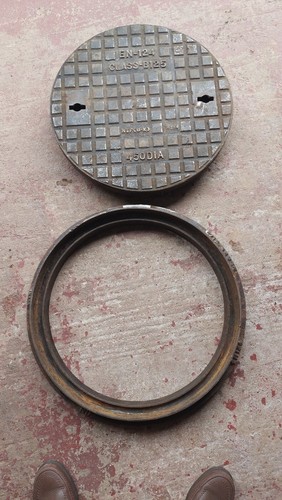 cast iron manhole cover frame used 450X450MM - Picture 3 of 3