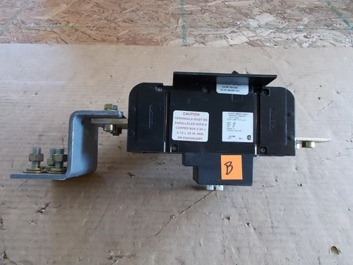 NEW Eaton Heinemann Comcode 406349767 Circuit Breaker w/ Brackets