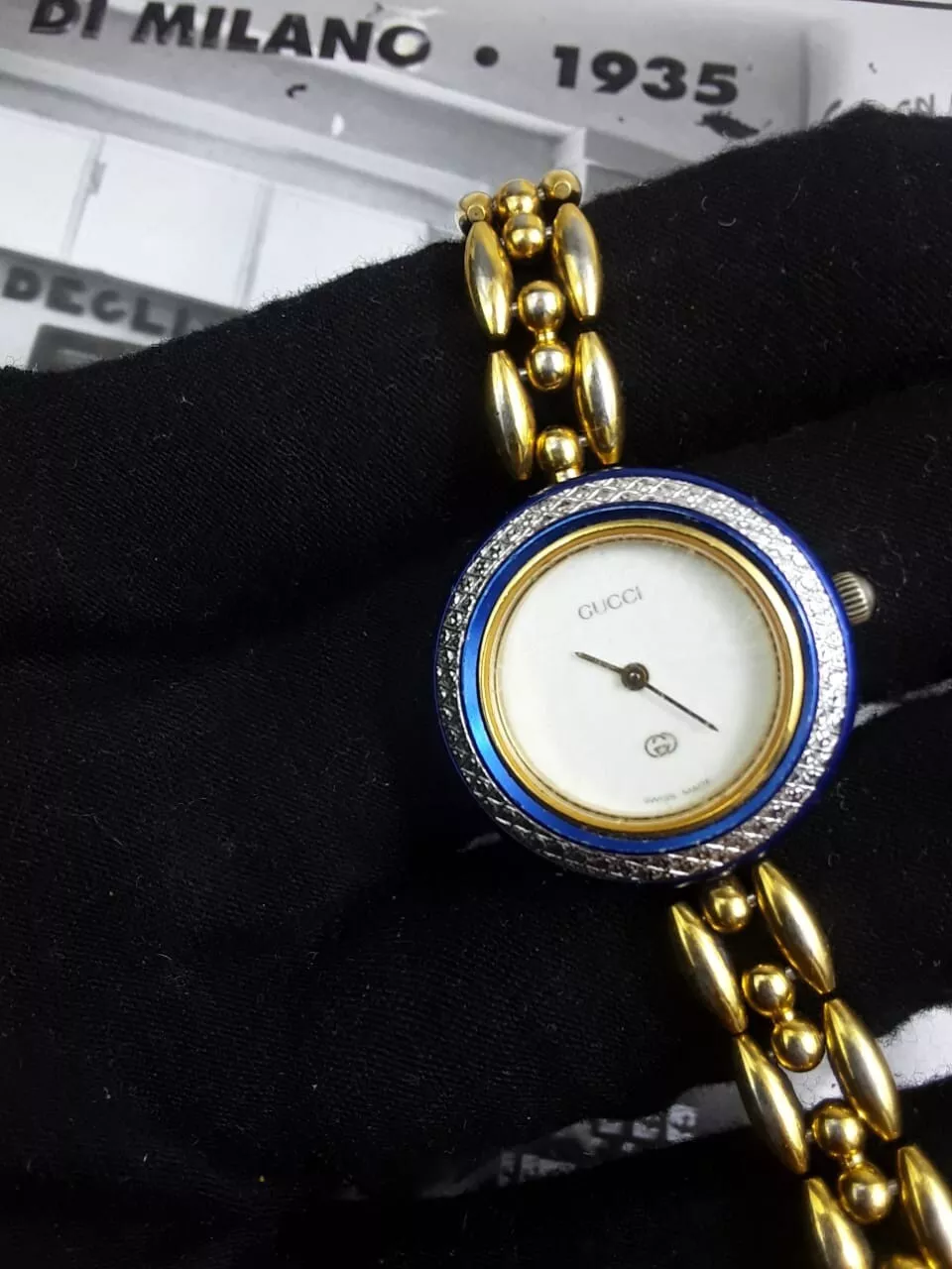 Rare montre vintage GUCCI lunette à changement 11/12 pour femme lunette taille diamant