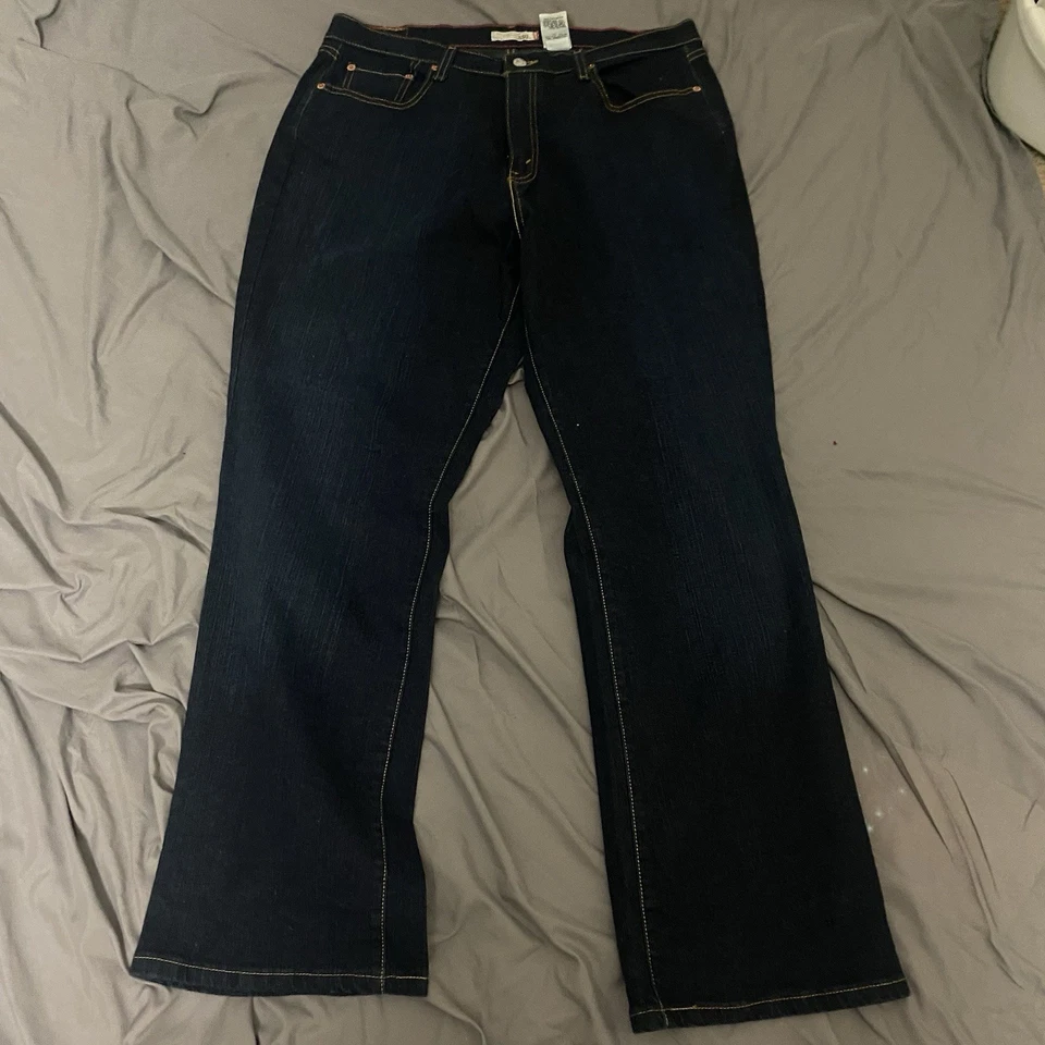 Levi’s Relaxed Boot Cut-550 Sits At Waist- Women’s 18W- Medium NWT Free Shipping - Image 2 of 4