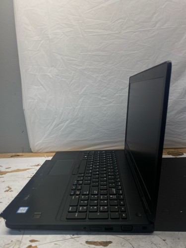 Portátil Dell Latitude 5580 - i5 6ta generación - 8 GB RAM - 128 GB NVMe - Windows 11 Pro - Imagen 5 de 7