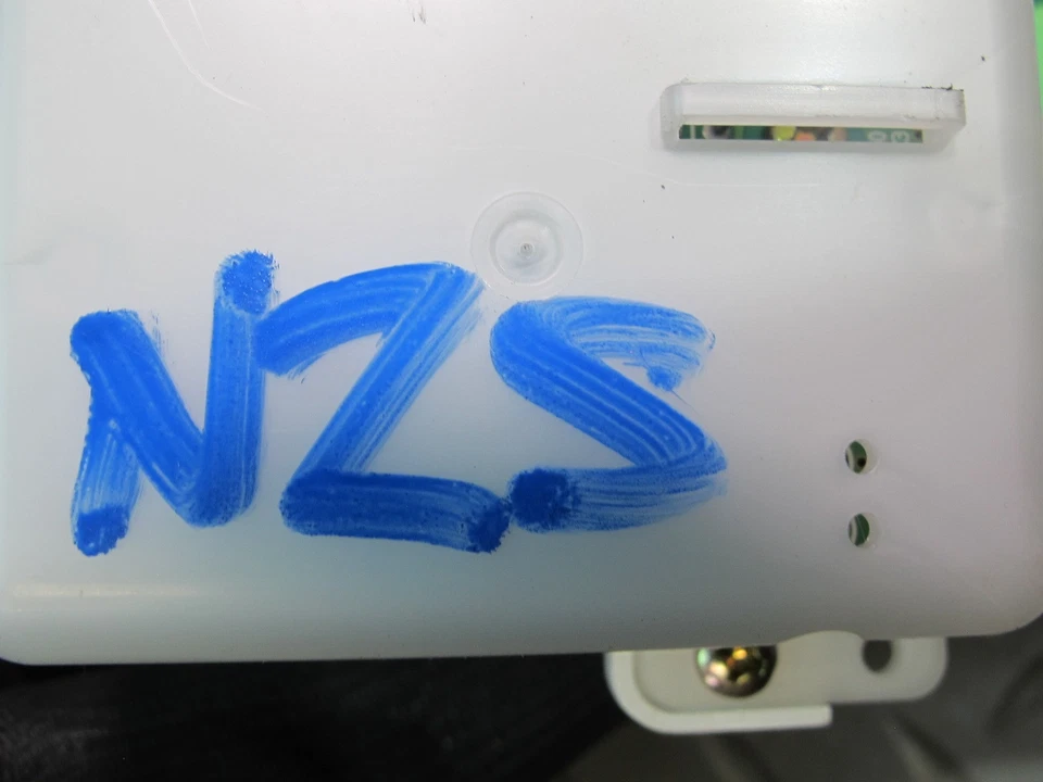 03-09 NISSAN Z33 350Z PANTALLA DE INFORMACIÓN DEL TABLERO MEDIDOR DE VOLTAJE DE PRESIÓN DE ACEITE OEM Foto 2 de 4