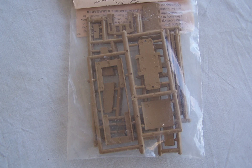 HO Scale Steeple Cab Body Shell Kit Cannonball Car Shop GE Electric Locomotive - Image 4 of 4