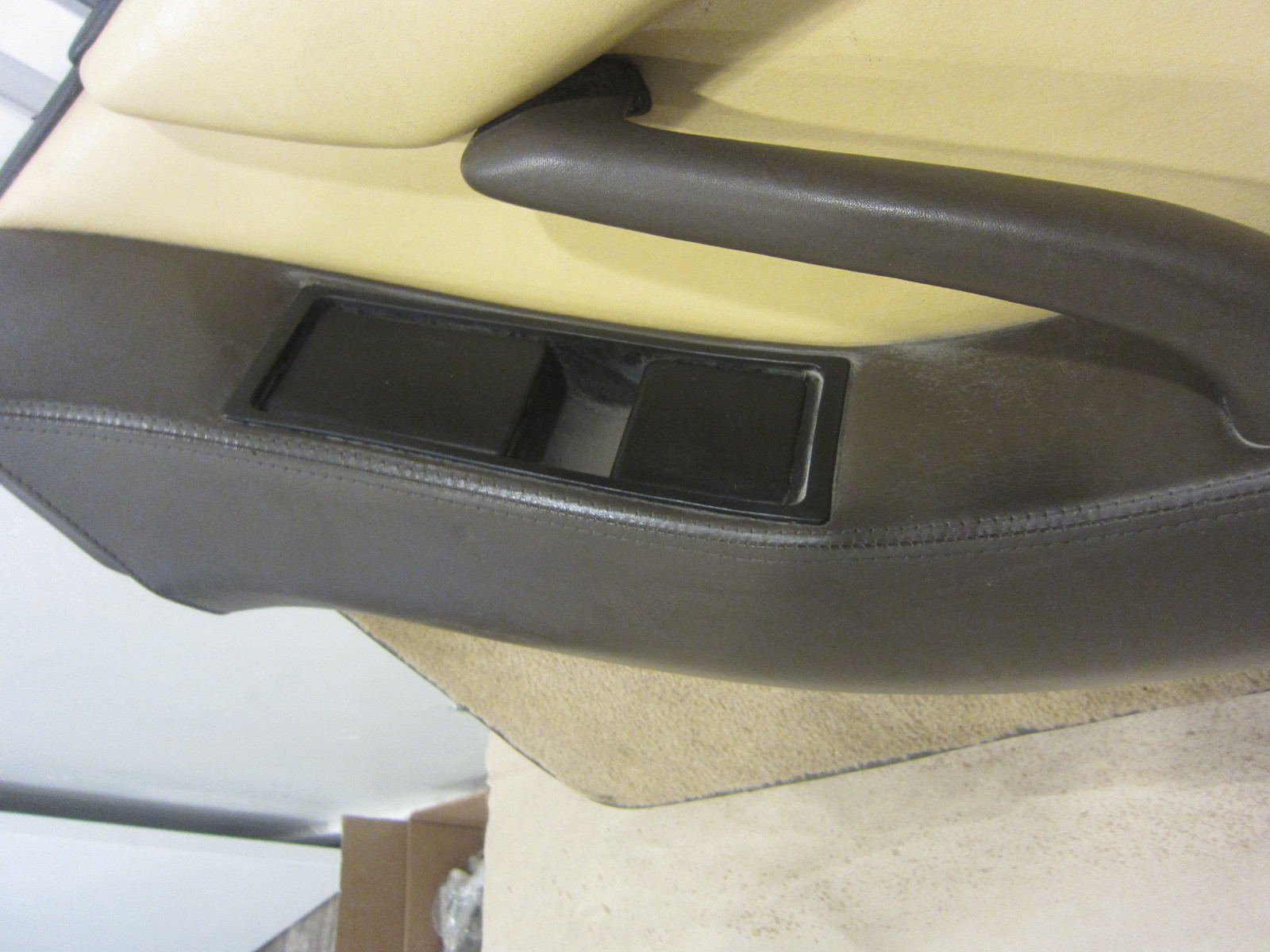 Ferrari Testarossa(85-90). RH Interior Door Panel. Beige & Brown  Part# 61502000