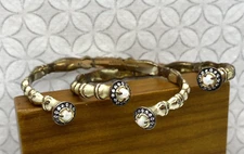 Kendra Scott Ryker Bracelet set Gold tone white kyocera opal mystic bazaar USED