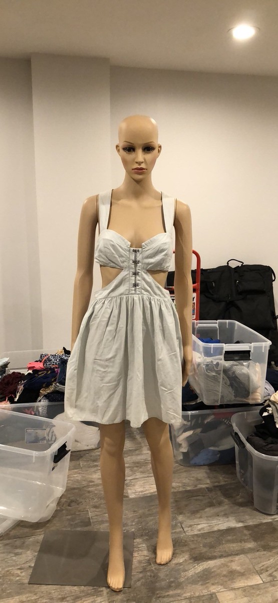 topshop blue cut out dress Topshop cut out dress with pockets size small color is light blue denim