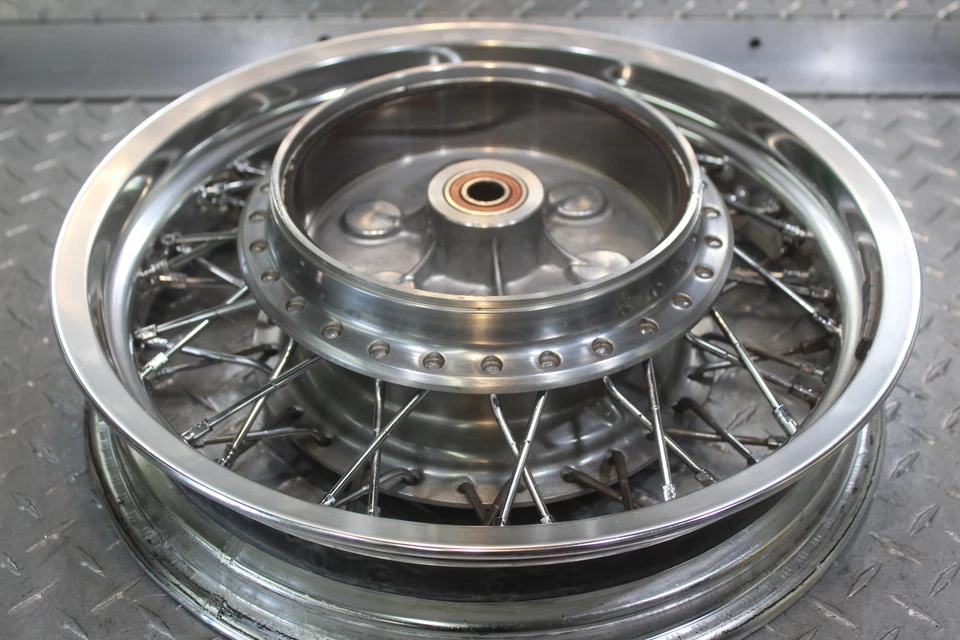 2007 SUZUKI BOULEVARD S50 RODA TRASEIRA ARO 65311-38A02 - Imagem 4 de 4