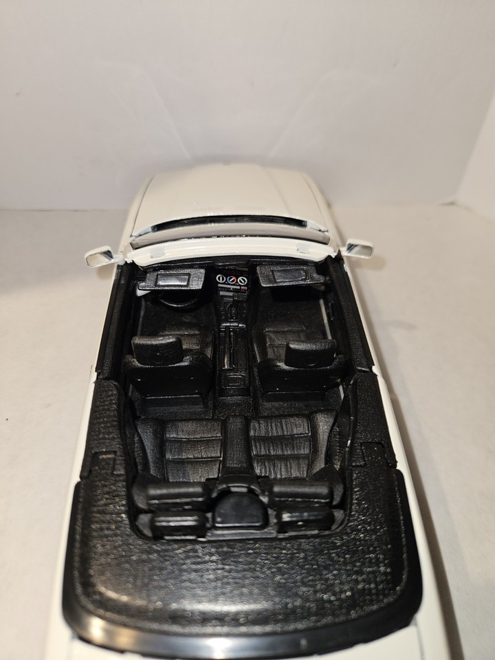 MAISTO MODELLAUTO 1:18 BMW 325i Convertible (1993) Cabrio aus Sammlungsauflösung EUR 18,00