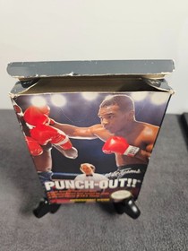 Mike Tyson&rsquo;s Punch-Out, Nintendo NES, CIB con carta, p&oacute;ster, manual, estuche