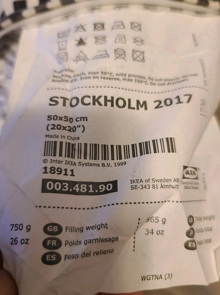 Juego de 2 almohadas Ikea pluma Stockholm 2017 pata de gallo negro terciopelo geométrico Foto 2 de 3