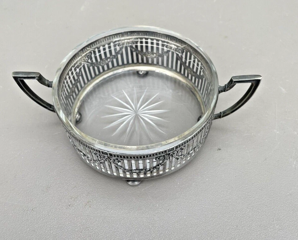 Petit centre de table cristal taillé et monture en argent 800. - Photo 2/4