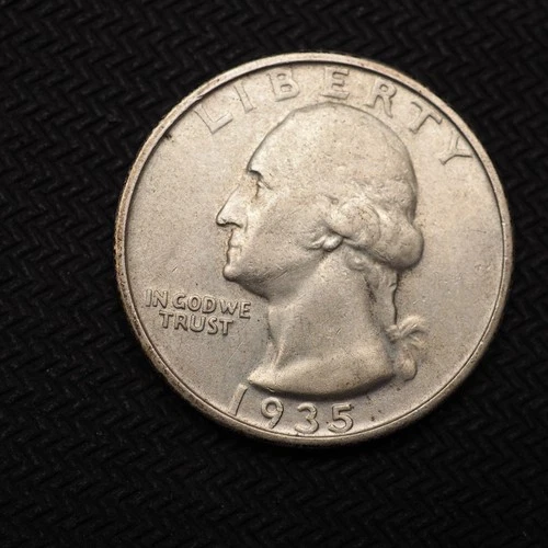 1935  *S*  WASHINGTON SILVER QUARTER  FREE SHIPPING  C2796