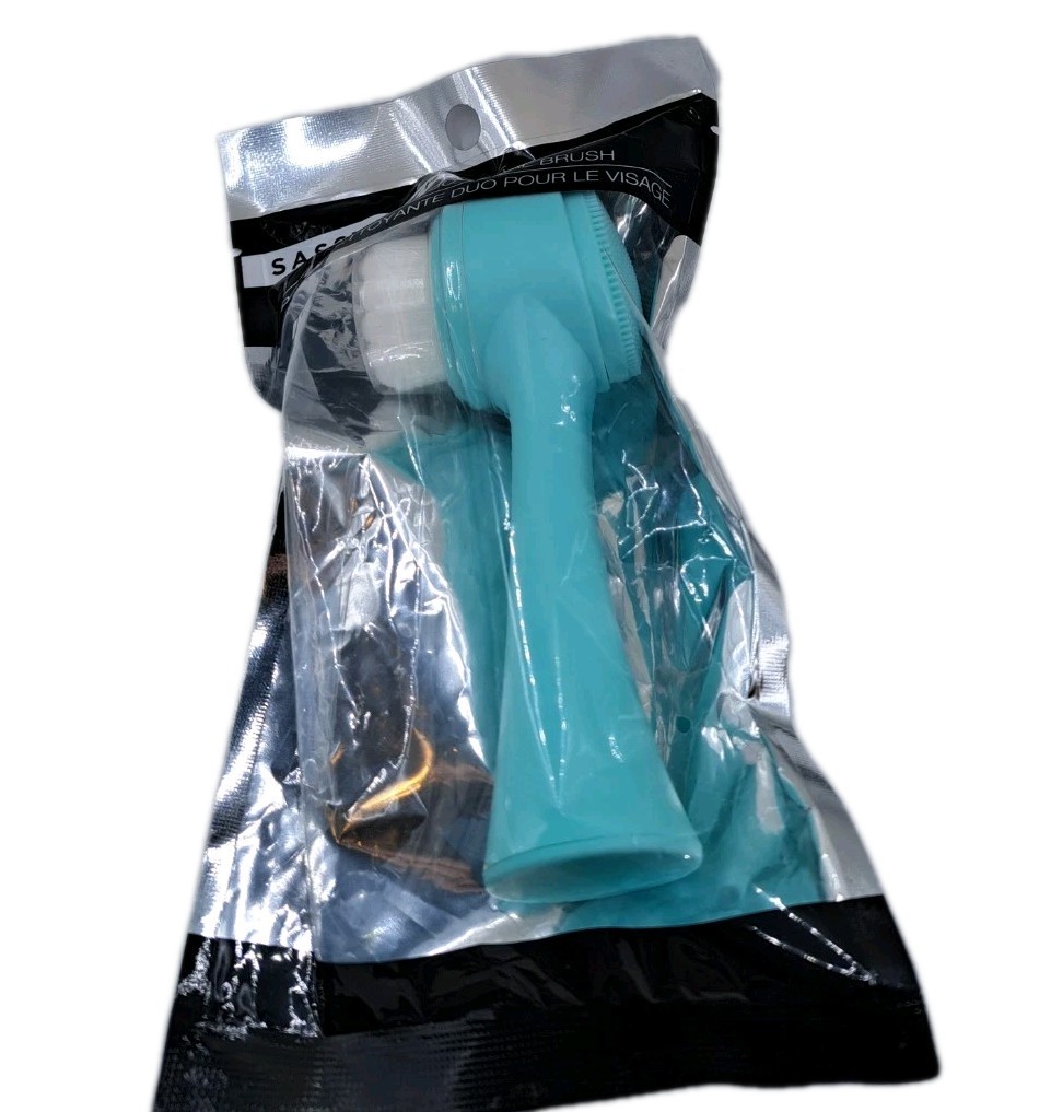 Sassy and Chic  Blue Facial Cleansing Brush Facial  NIP!