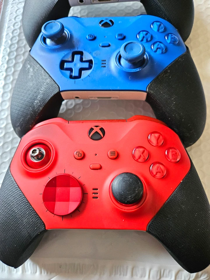 Xbox Elite Series 2 Controllers- Lot of 3- For Parts or Repair - Image 2 of 4