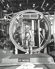 JOHN GLENN MERCURY TEST CHAMBER PHOTOGRAPH PHOTO PRINT