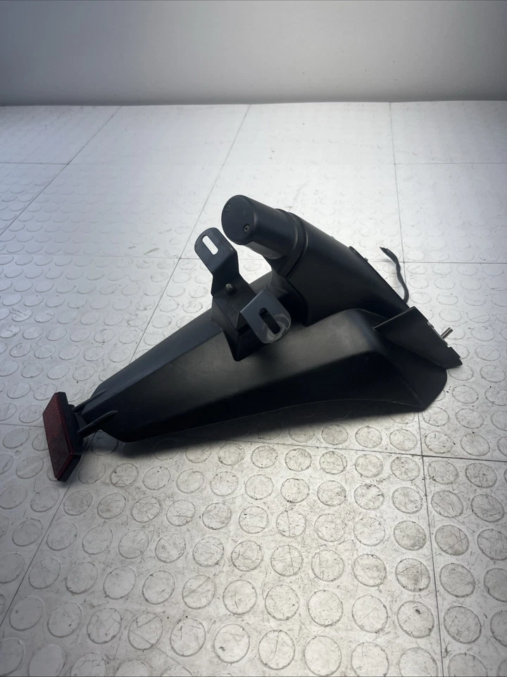 Soporte de matrícula para guardabarros trasero Kawasaki Ninja ZX-14R 2006-2011 35015-0016 FABRICANTE DE EQUIPOS ORIGINALES Foto 2 de 4