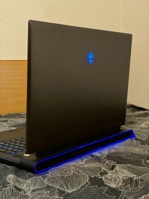 Alienware m18 R2 18'' i9-14900HX 32GB RTX 4070 954GB SSD 2560x1600