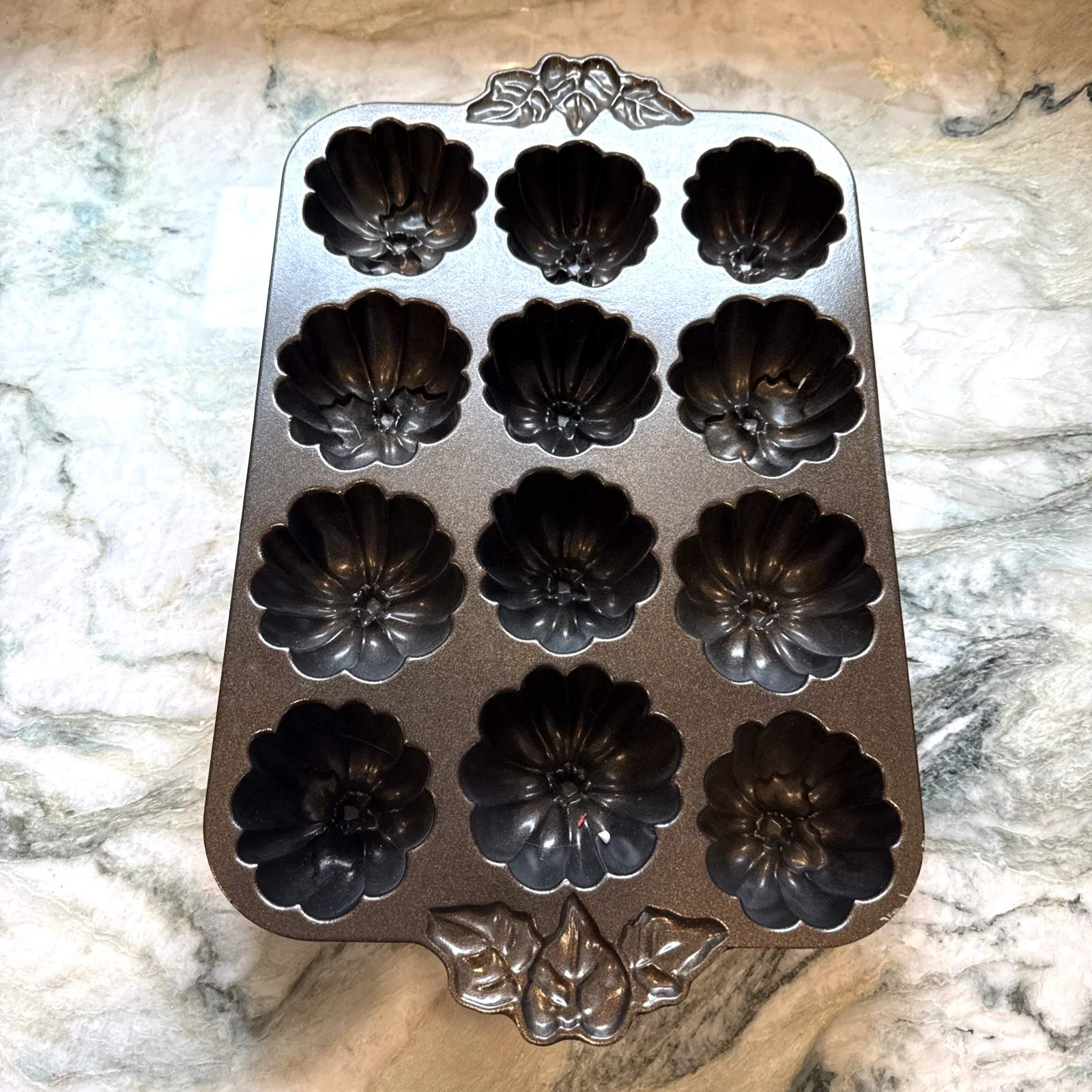 NORDIC WARE USA 12 Cakelet Cupcake Bundt Muffin PUMPKIN PATCH PAN 6 Cup 1.4L EUC