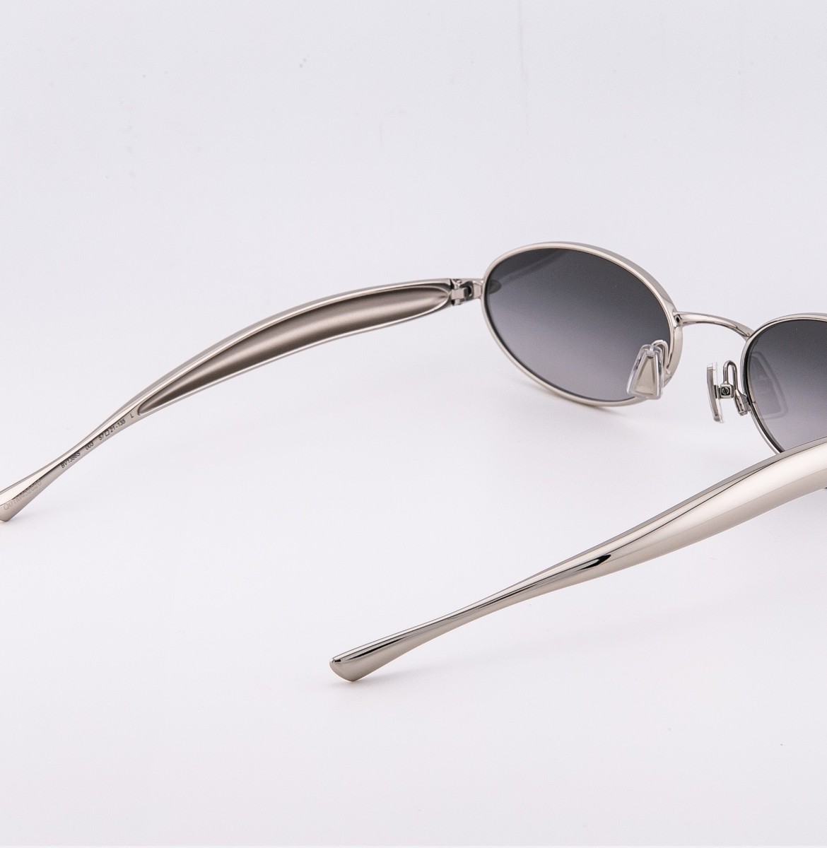 BOTTEGA VENETA 1386 SARDINE BV1386S Metal Silver Gray Unisex Oval