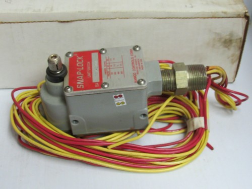 NEW NAMCO SNAPLOCK LIMIT SWITCH EA 770-10001 EA77010001 - Picture 3 of 5